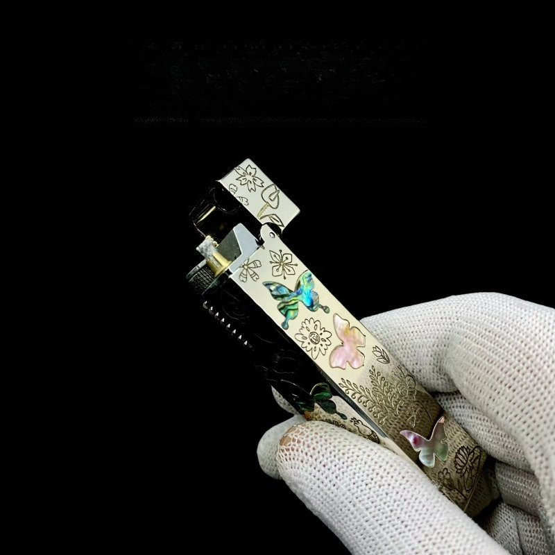 Vintage Collectible Lighters - ไฟแช็กน้ำมันก๊าดทองเหลืองสี่เหลี่ยมฝังเปลือกหอยหลากสี ลายผีเสื้อแกะสลัก วินเทจ สวยงาม ของสะสม