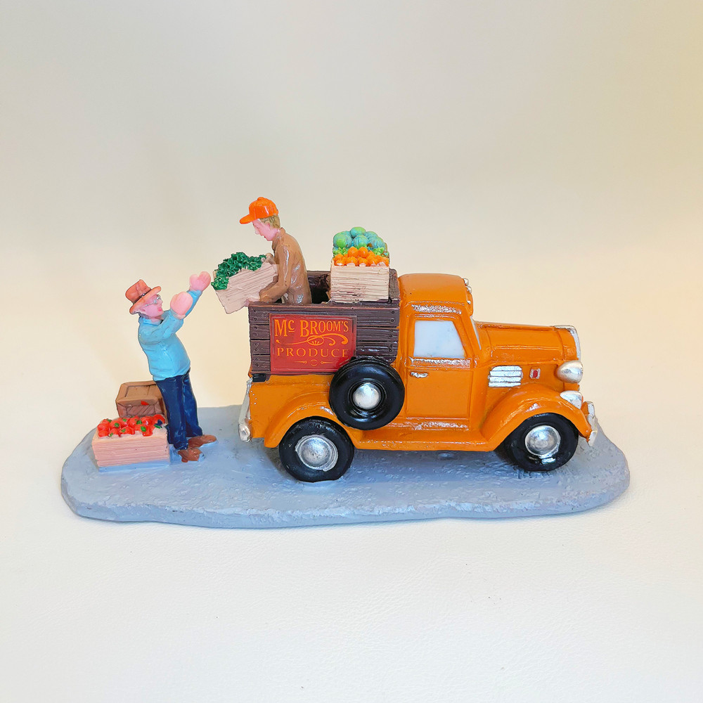 Vintage Collectible Trucks - รถบรรทุกส่งสินค้าในธีมเก็บเกี่ยววินเทจ พร้อมฟิกเกอร์เรซิน ฉากหมู่บ้านขนาดเล็ก ของตกแต่งบ้าน ของสะสม