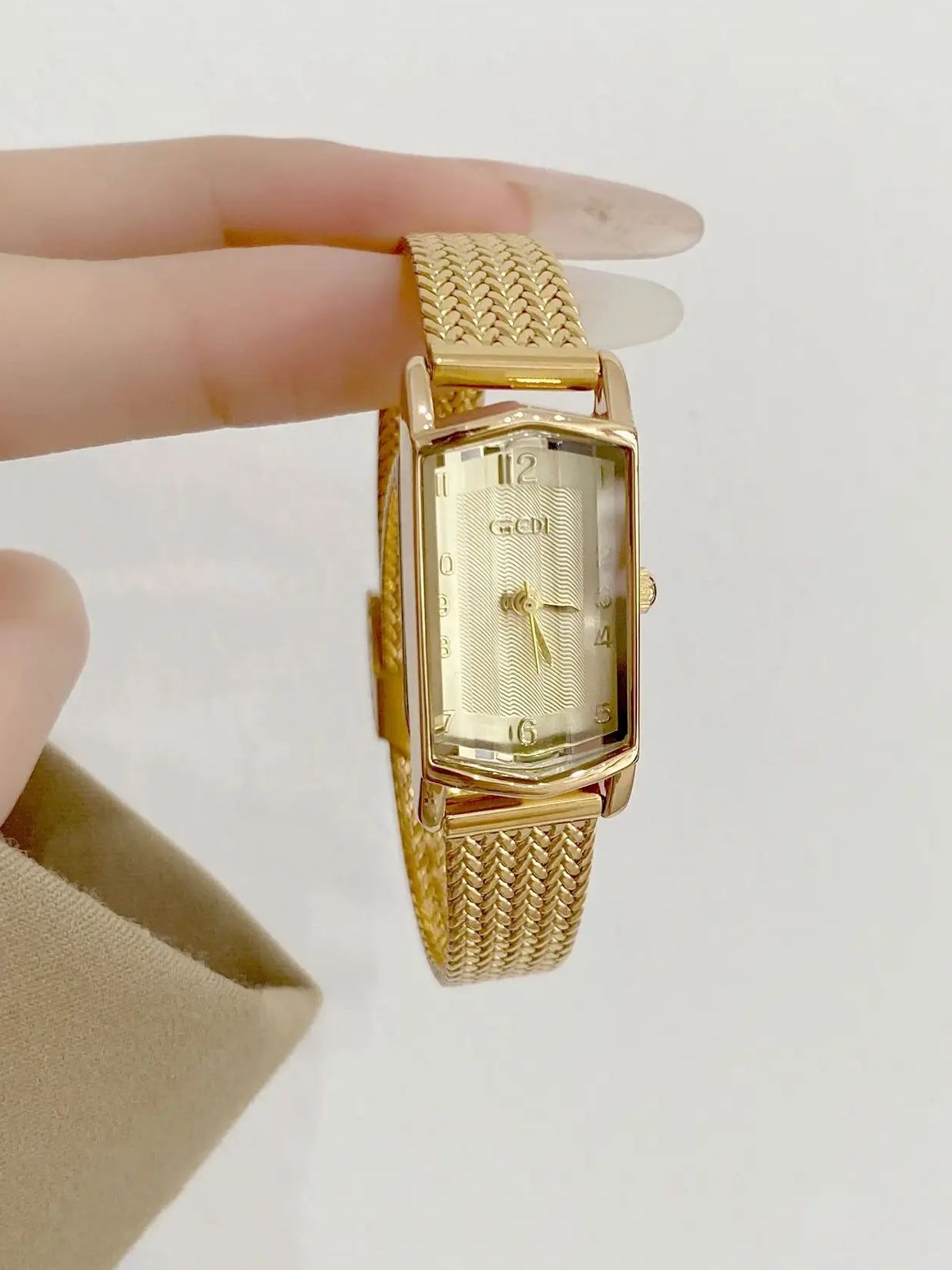 นาฬิกาข้อมือผู้หญิงสไตล์วินเทจ - Vintage Collectible Watches บทวิจารณ์และราคา