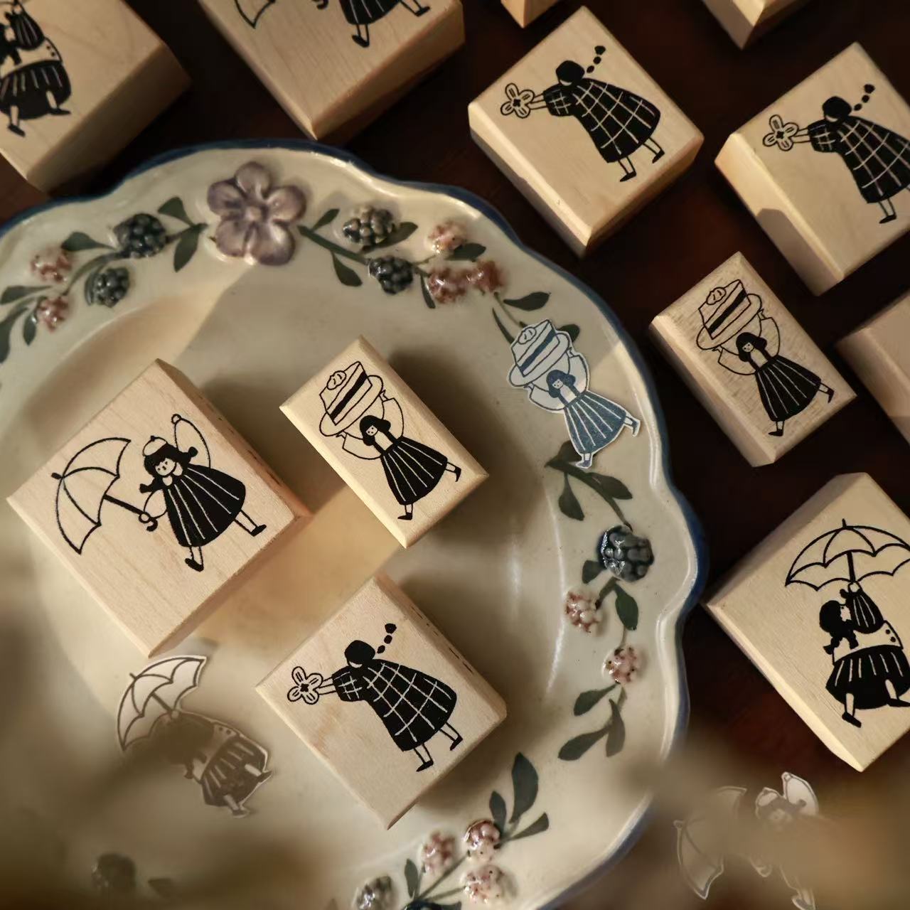 แสตมป์ไม้ลายร่มเค้กสไตล์วินเทจ - Vintage Collectible Stamps บทวิจารณ์และราคา
